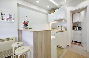 Chloe Boutique Apartments