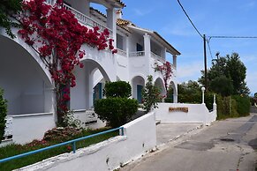 Kalimera Studios and Apartments