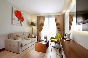 The White Orient Hotel