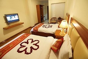 Gold Yadanar Hotel