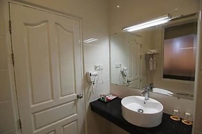 Gold Yadanar Hotel