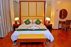 Gold Yadanar Hotel