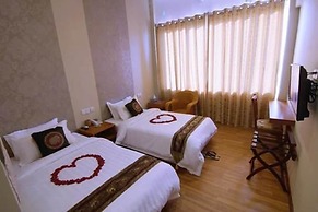 Gold Yadanar Hotel