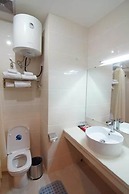 Gold Yadanar Hotel