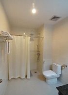 Gold Yadanar Hotel