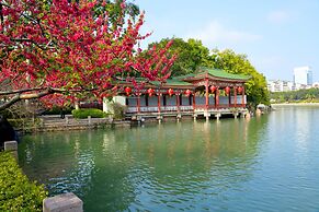 Fuzhou Lakeside Hotel
