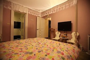 Gloria House