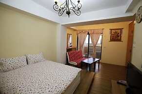 Gloria House