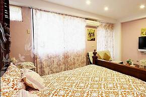 Gloria House