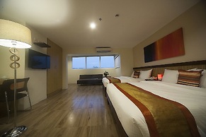 NS Royal Hotel