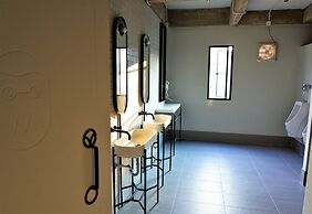 Bedspread Hostel - Adults Only