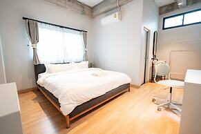 Bedspread Hostel - Adults Only