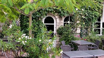 Logis Hotel Saint-Joseph