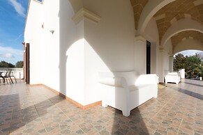 Villa Aura
