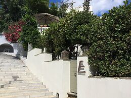 Tinos E Houses