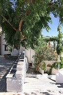 Tinos E Houses
