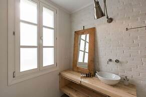 Amymone Suites