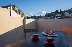 Amymone Suites