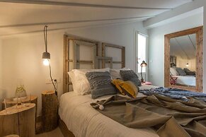 Amymone Suites