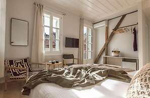 Amymone Suites