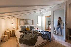 Amymone Suites