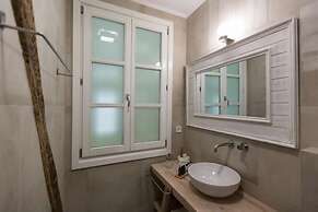 Amymone Suites