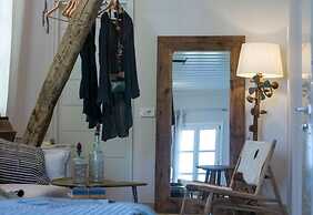 Amymone Suites