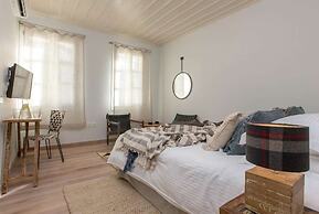 Amymone Suites