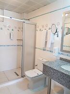 Troas Beach Hotel