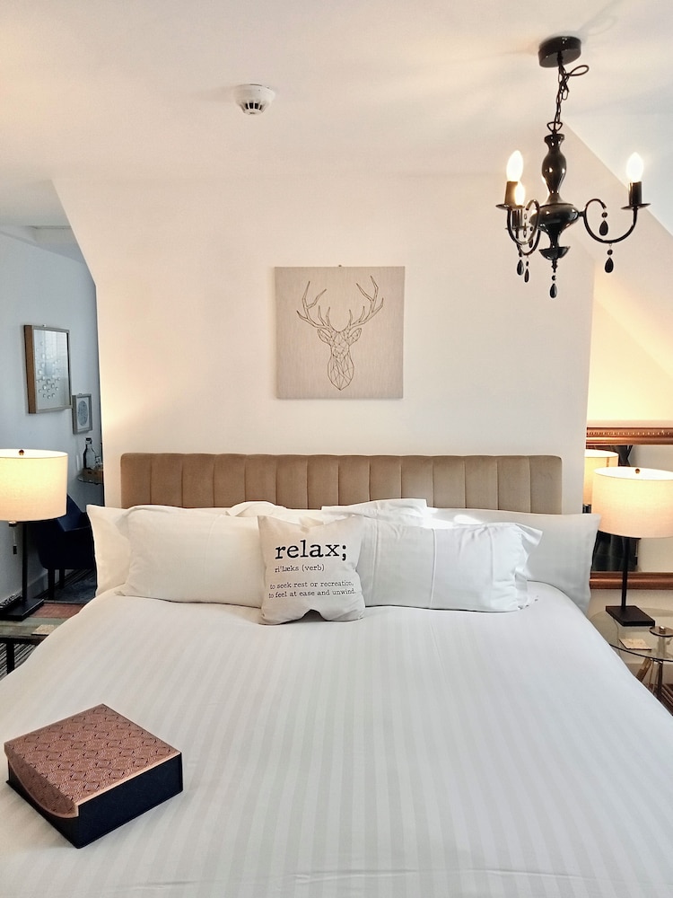 Regency Rooms