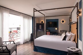 Mom’Art Hotel
