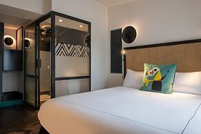 Mom’Art Hotel