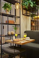 14 Urban Hotel
