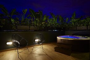 14 Urban Hotel
