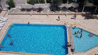 Cesme Farm Hotel