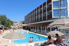 Cesme Farm Hotel