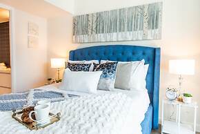 QuickStay - Premium 2-Bedroom with CN Tower & Lake Views