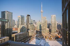 QuickStay - Premium 2-Bedroom with CN Tower & Lake Views