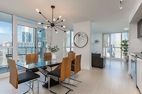 QuickStay - Premium 2-Bedroom with CN Tower & Lake Views