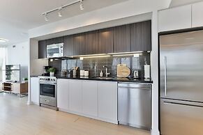 QuickStay - Premium 2-Bedroom with CN Tower & Lake Views