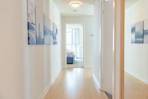 QuickStay - Premium 2-Bedroom with CN Tower & Lake Views