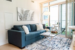 QuickStay - Premium 2-Bedroom with CN Tower & Lake Views