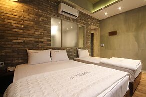 Boutique Hotel May
