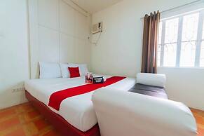 Sun Moon Poolside Hotel
