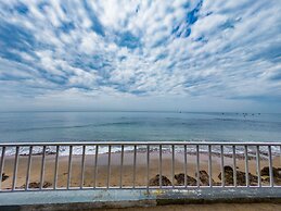Vista Praia Beachfront Cottages