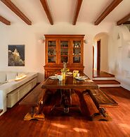 Aquaria Villa
