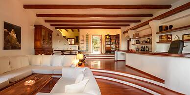 Aquaria Villa