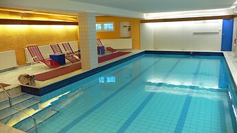 Hotel Meran Hallenbad & Sauna