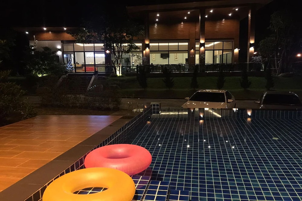 Nutchana Hill Boutique Hotel