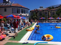 Gurol Hotel & Apart